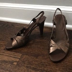 Bronze bandolino sandals